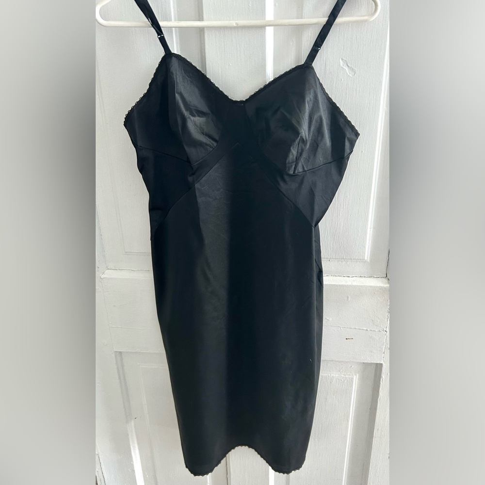 Vintage Vanity Fair Full Slip Dress 34 Black Lace Nylon Tricot Lingerie Babydoll